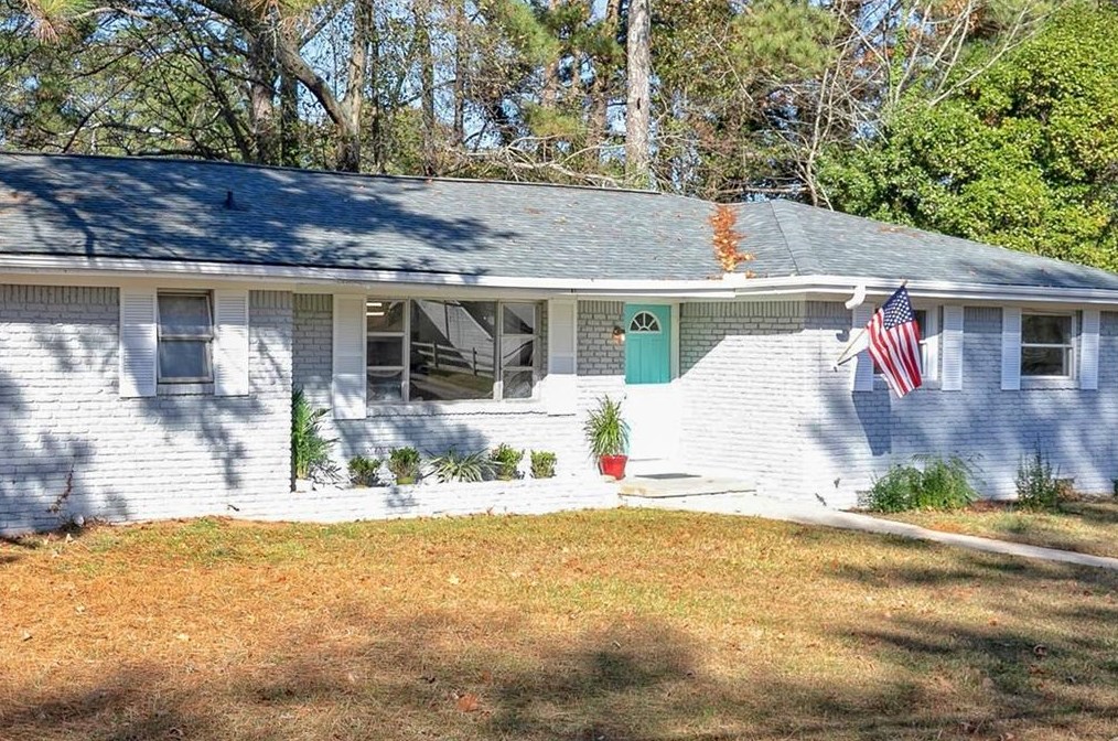 1985 Glen Echo Dr, Decatur GA  30032-5129 exterior