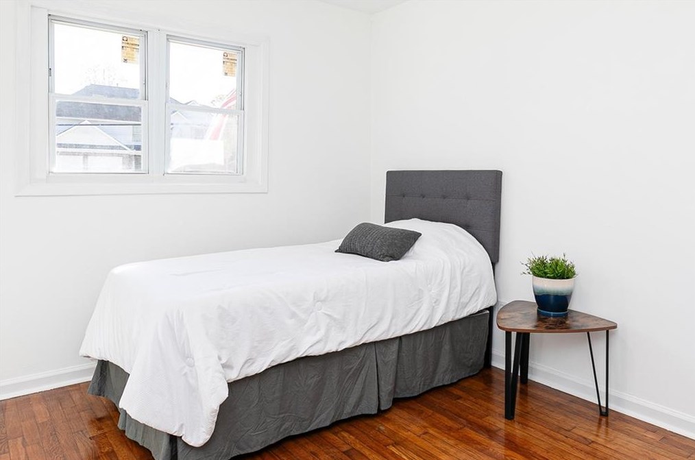 1985 Glen Echo Dr, Decatur GA  30032-5129 exterior