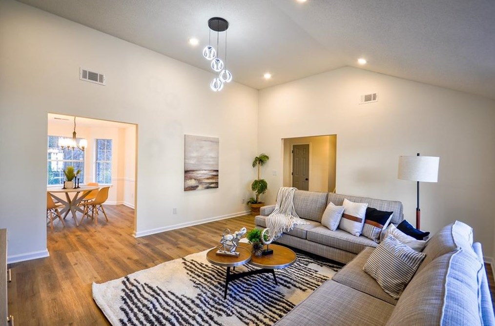 2305 Creekview Trl, Decatur GA  30035-3651 exterior