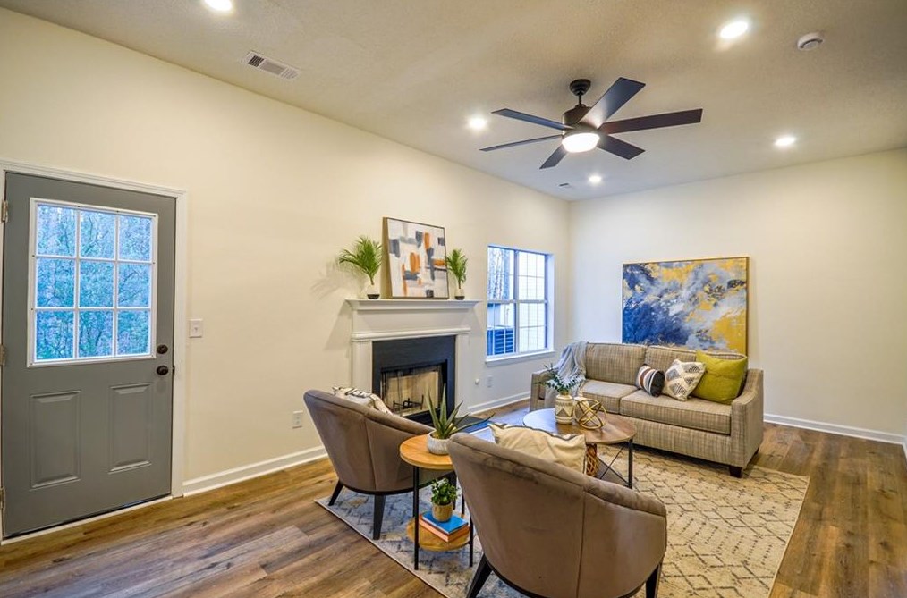 2305 Creekview Trl, Decatur GA  30035-3651 exterior