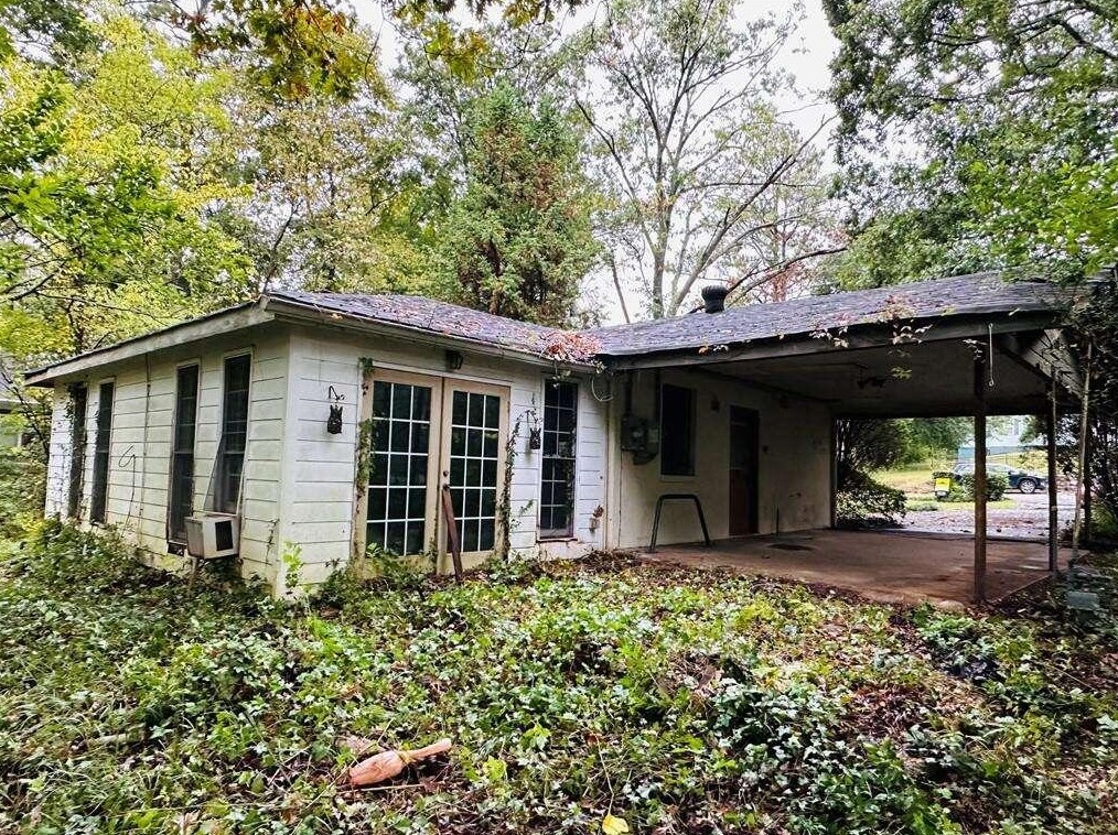 1855 Butlers Ln, Decatur GA  30033-4001 exterior