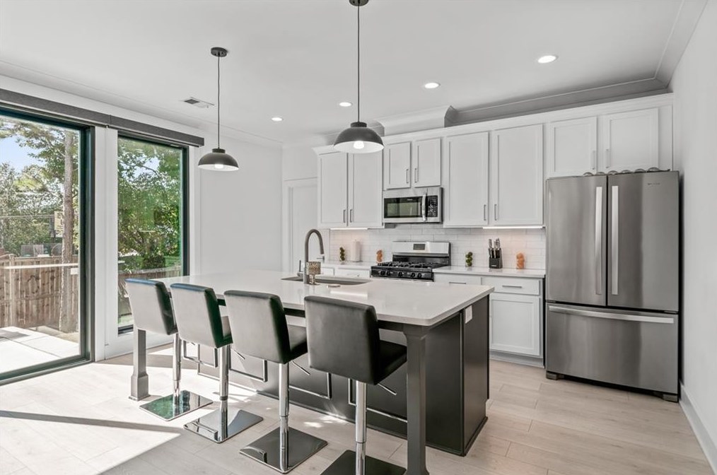 2357 Preston Park Ct, Decatur GA  30032-5200 exterior