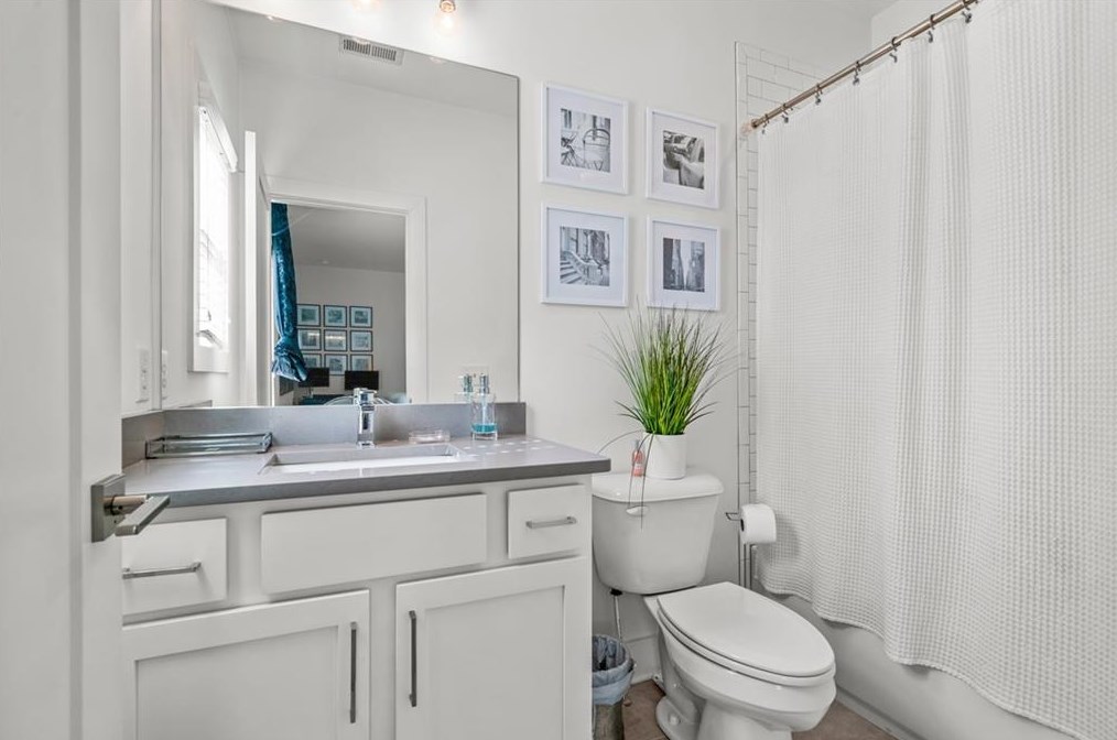 2357 Preston Park Ct, Decatur GA  30032-5200 exterior