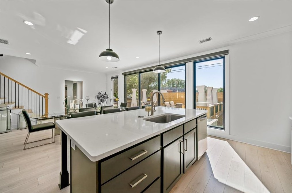 2357 Preston Park Ct, Decatur GA  30032-5200 exterior