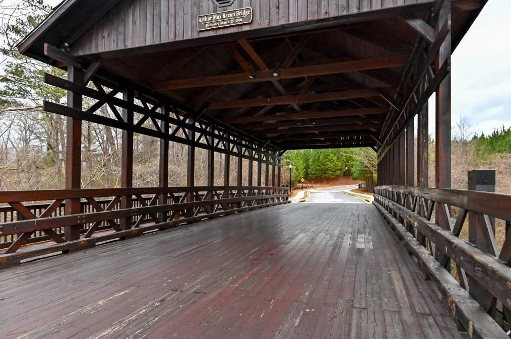 4312 Jameson Ln, Smyrna GA  30082-2506 exterior