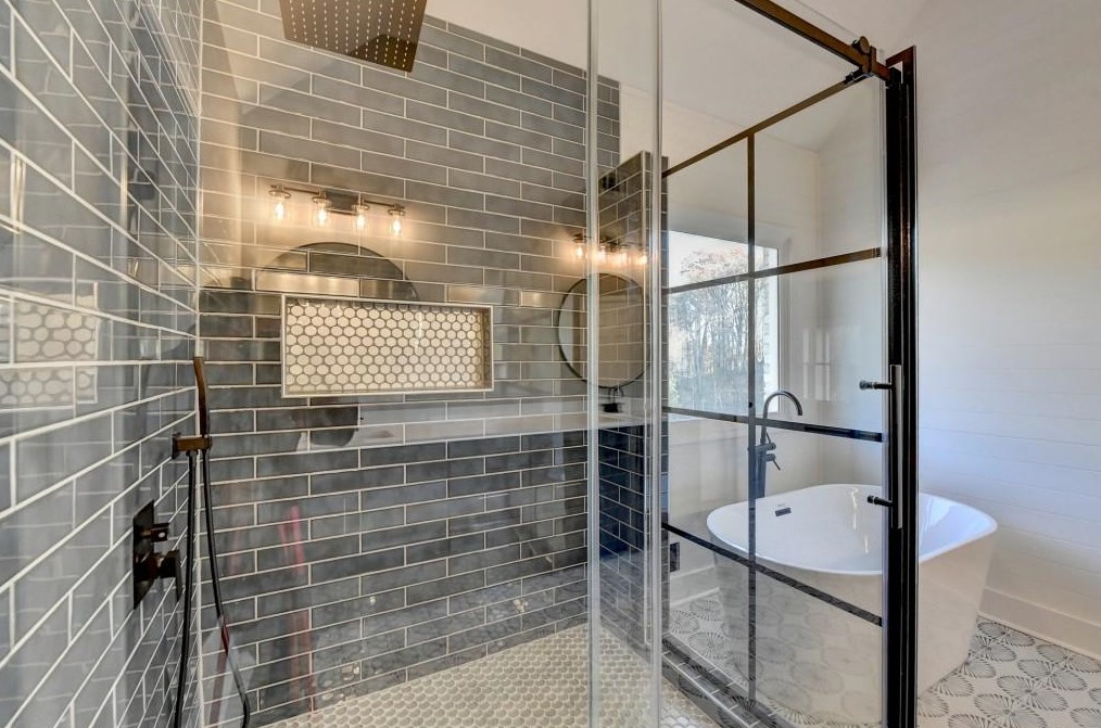 2184 Huntcrest Way, Lawrenceville GA 30043-8126 exterior