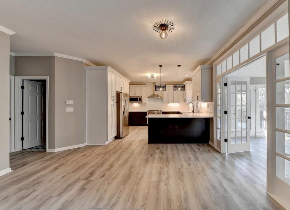 2184 Huntcrest Way, Lawrenceville GA 30043-8126 exterior