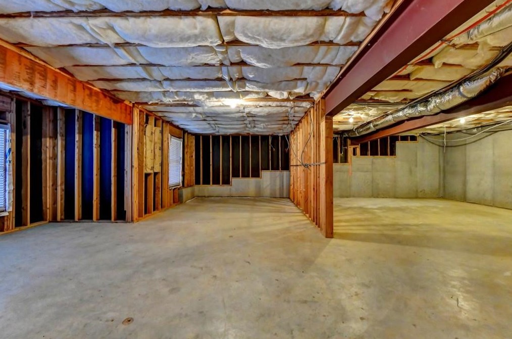 2184 Huntcrest Way, Lawrenceville GA 30043-8126 exterior