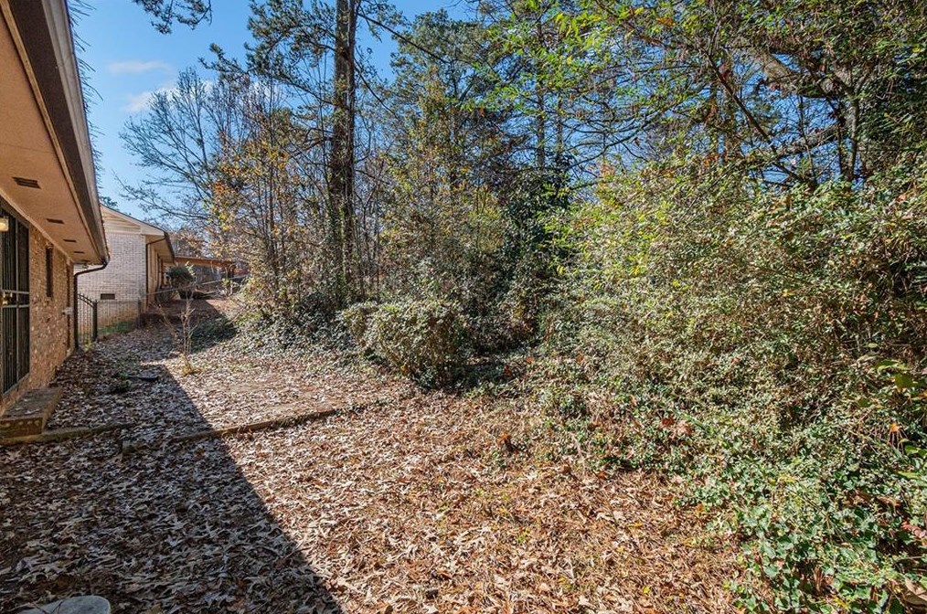 2071 Bluffton Way, Decatur GA  30035-2306 exterior