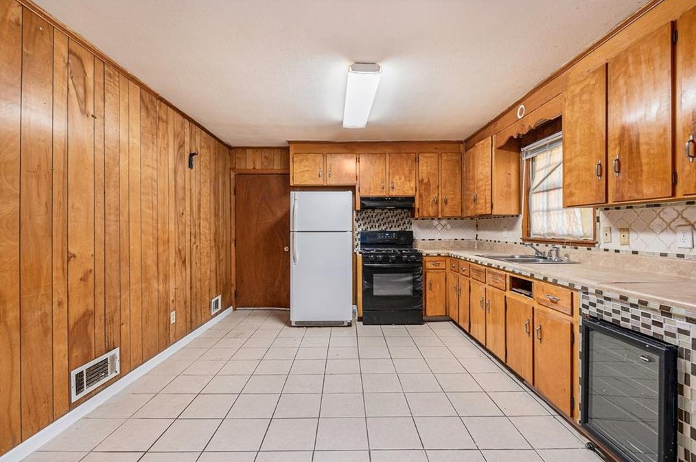 2071 Bluffton Way, Decatur GA  30035-2306 exterior