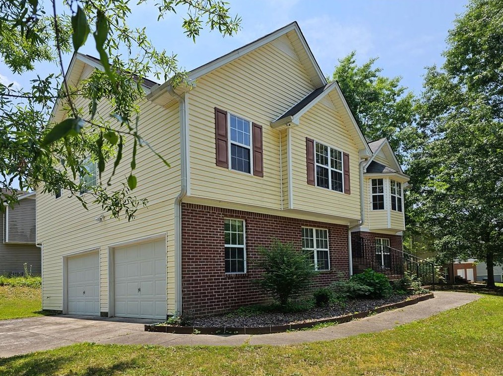 1975 Sandstream Ct, Atlanta GA  30331-8737 exterior