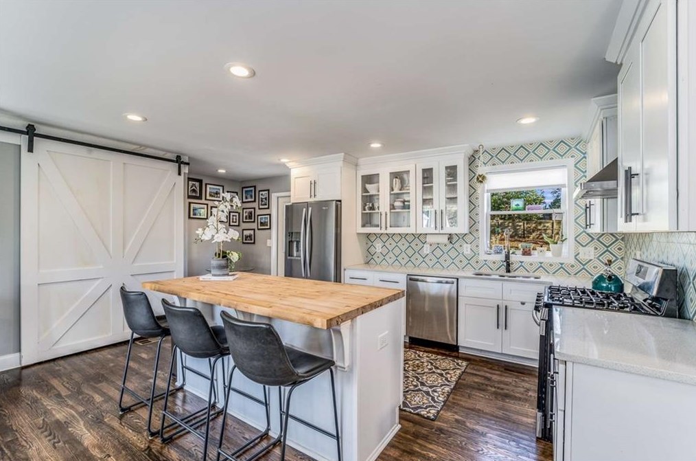 1924 Bonner St, Decatur GA  30032-4105 exterior