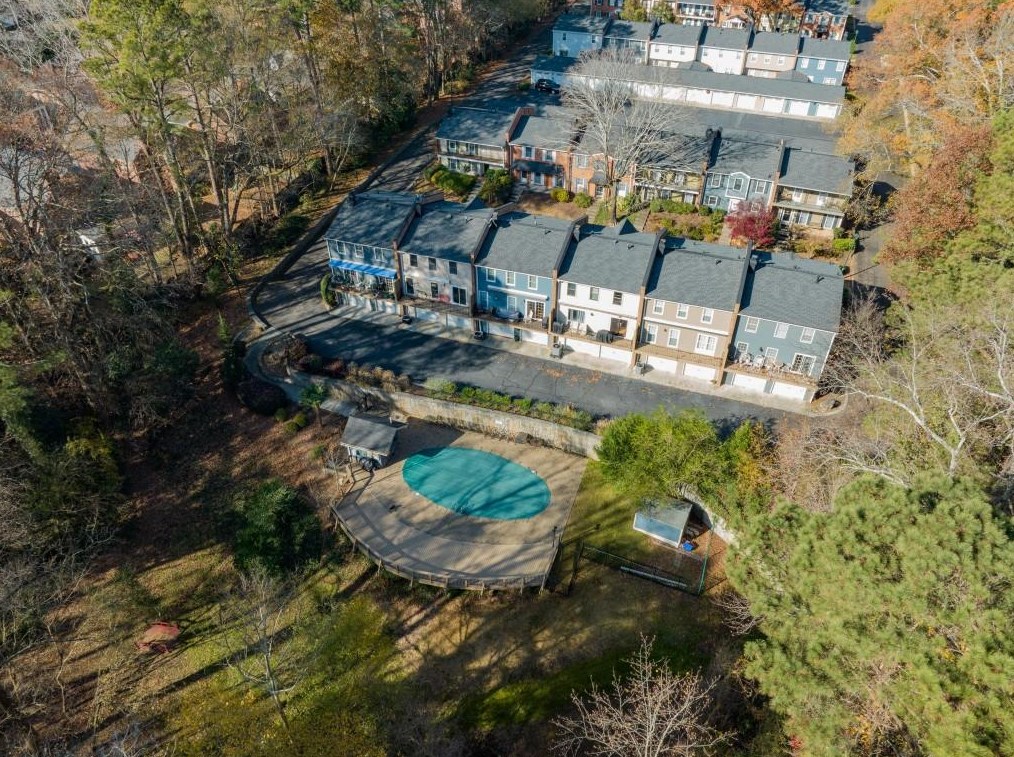 2902 Lavista Way, Decatur GA  30033-1108 exterior