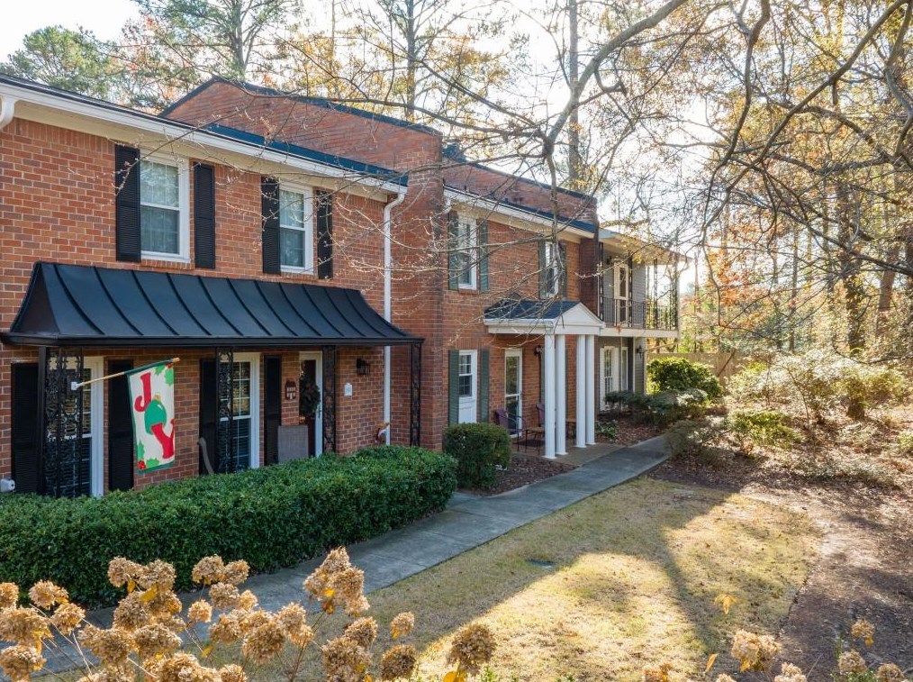 2902 Lavista Way, Decatur GA  30033-1108 exterior