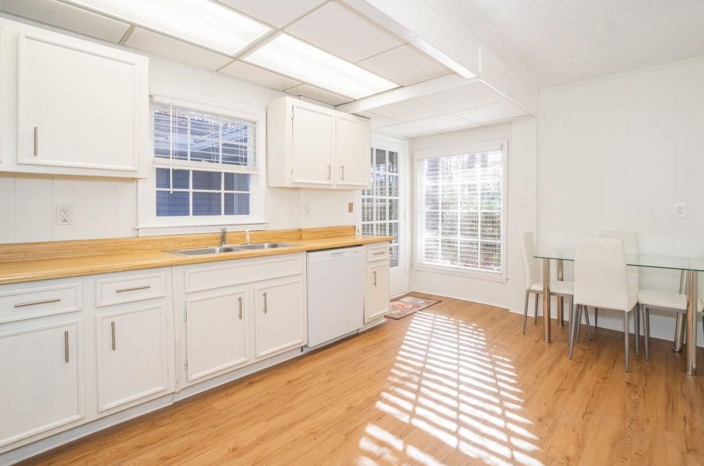 2902 Lavista Way, Decatur GA  30033-1108 exterior