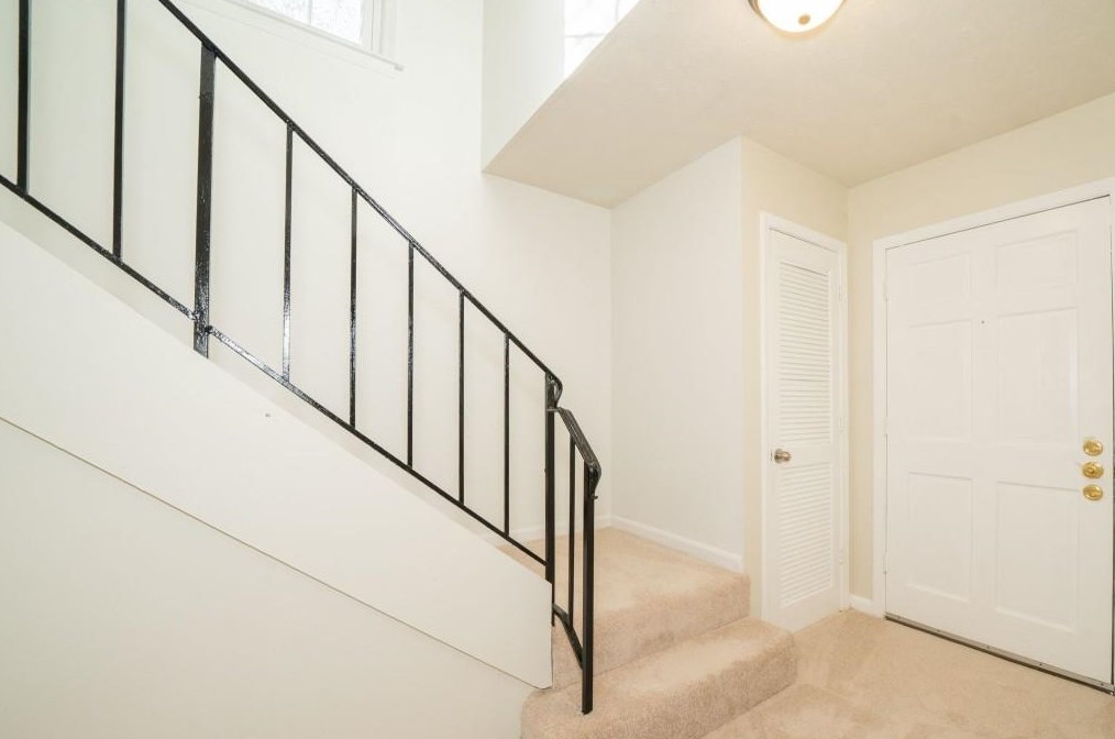 2902 Lavista Way, Decatur GA  30033-1108 exterior