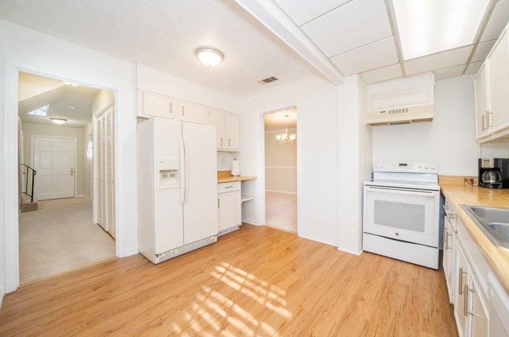 2902 Lavista Way, Decatur GA  30033-1108 exterior