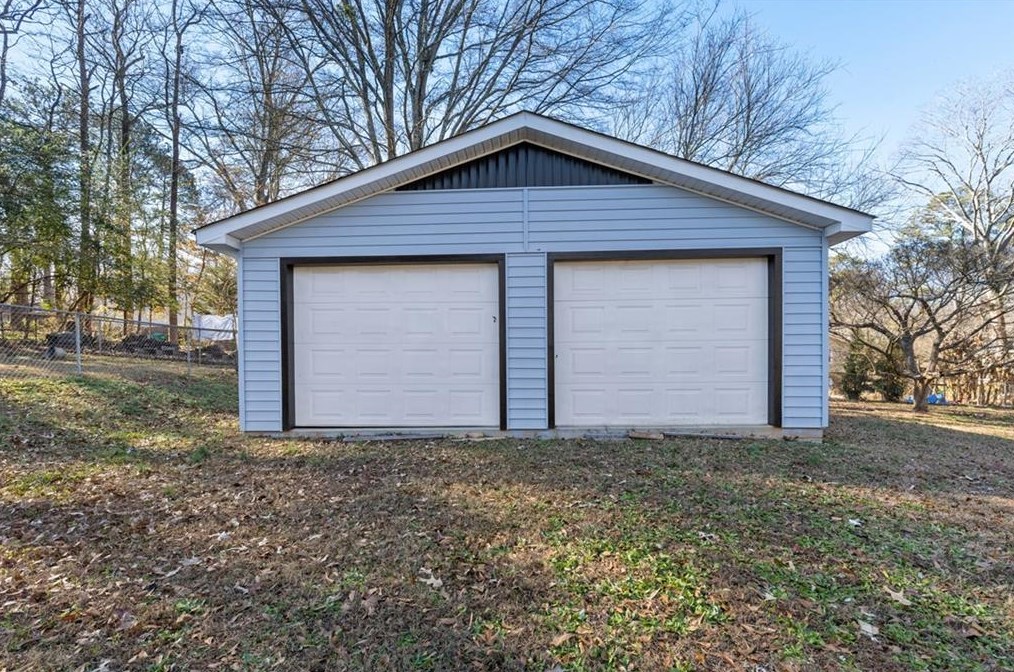 618 Rae Dr, Lawrenceville GA  30044-5641 exterior