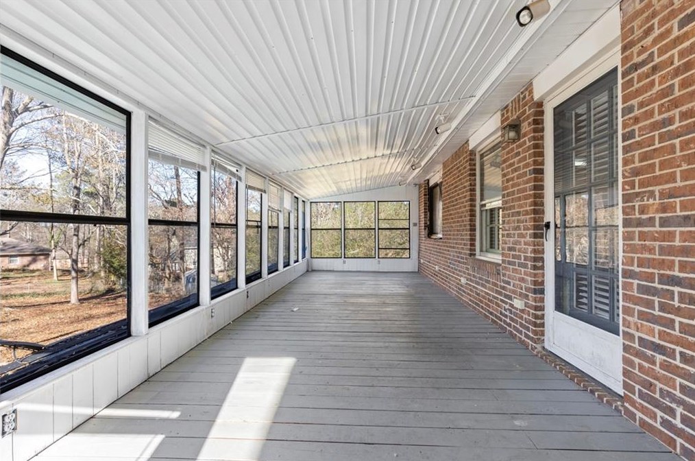 618 Rae Dr, Lawrenceville GA  30044-5641 exterior