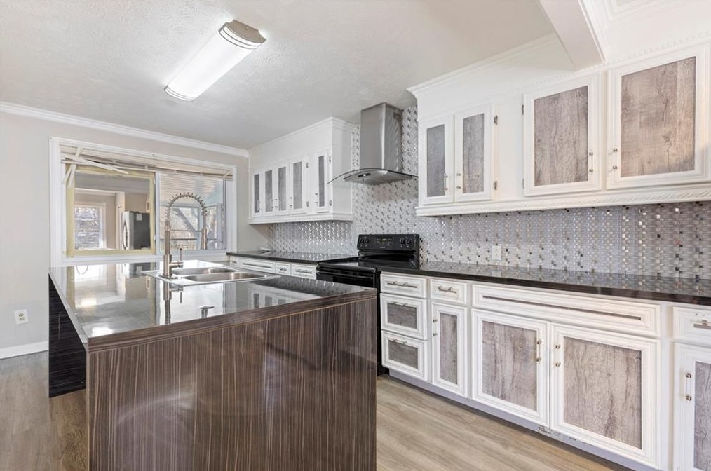 618 Rae Dr, Lawrenceville GA  30044-5641 exterior