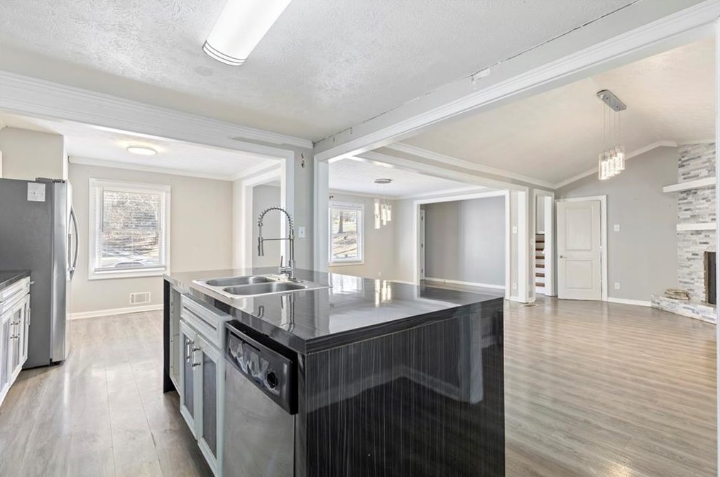 618 Rae Dr, Lawrenceville GA  30044-5641 exterior