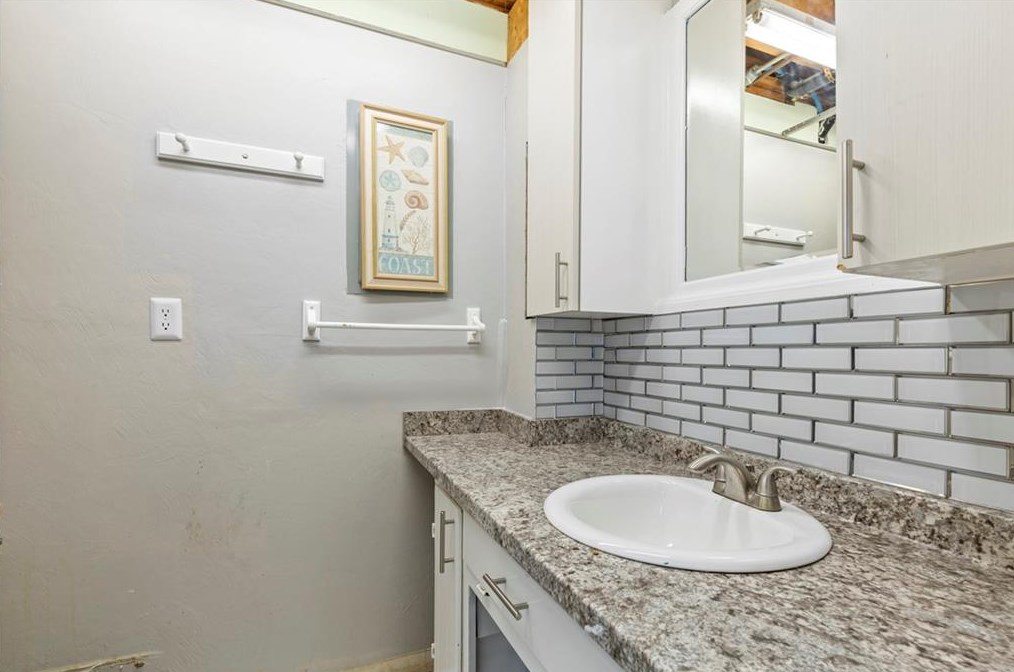 618 Rae Dr, Lawrenceville GA  30044-5641 exterior