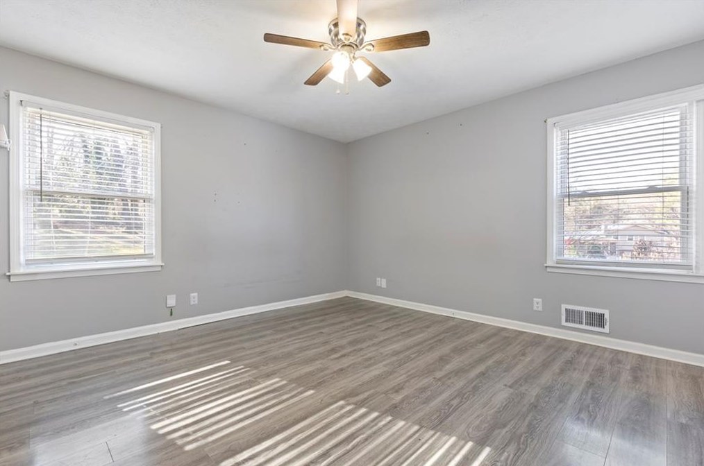 618 Rae Dr, Lawrenceville GA  30044-5641 exterior