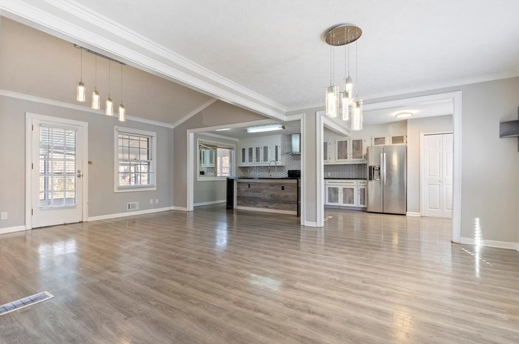 618 Rae Dr, Lawrenceville GA  30044-5641 exterior