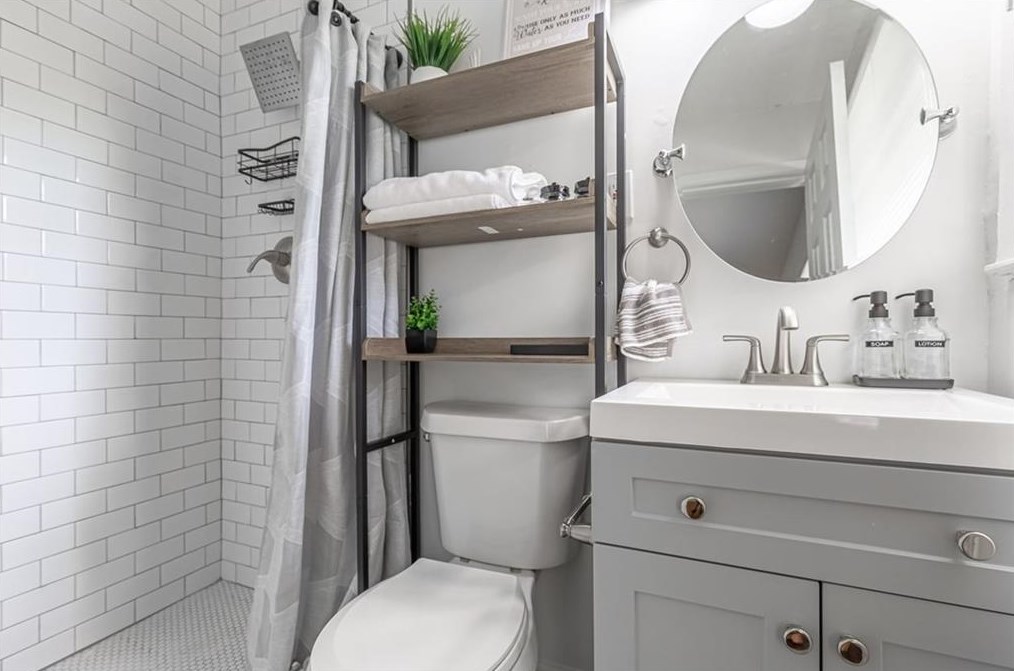 2018 Austin Dr, Decatur GA  30032-6103 exterior