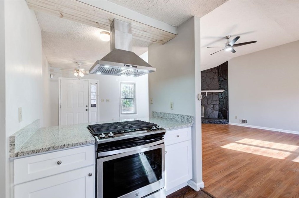 6753 Browns Ml Fry Ct, Lithonia GA 30038-4521 exterior