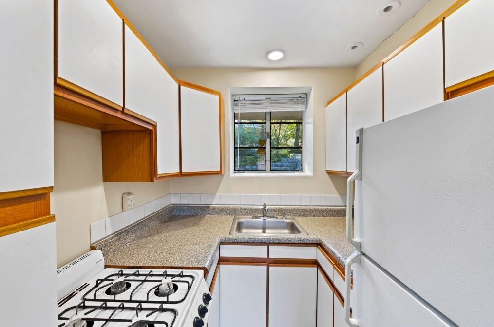 1995 Ponce De Leon Ave, Atlanta GA  30307-1337 exterior