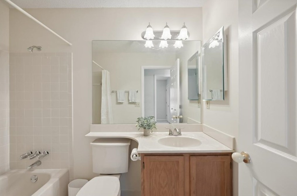 876 Wheatfields Ct, Decatur GA  30030-5306 exterior