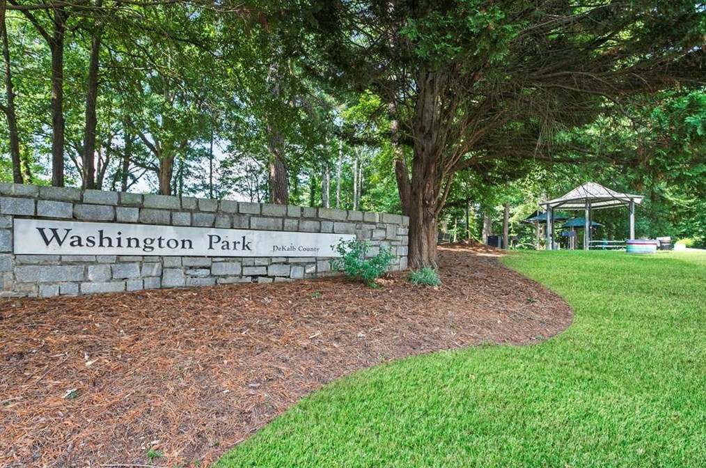 2816 Lincoln Dr, Decatur GA  30033-5810 exterior