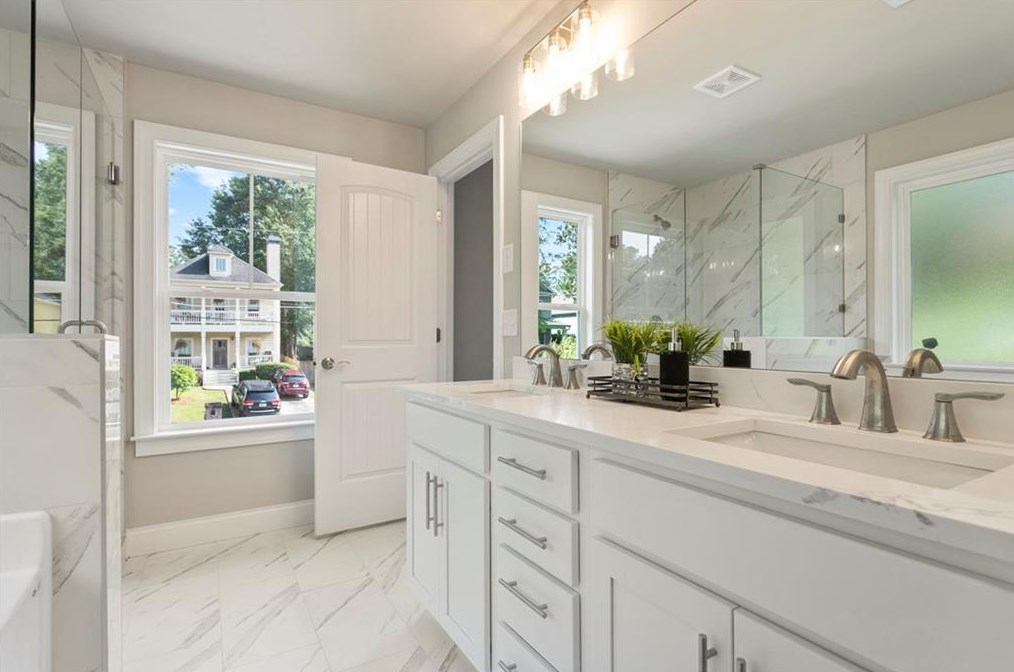 2816 Lincoln Dr, Decatur GA  30033-5810 exterior