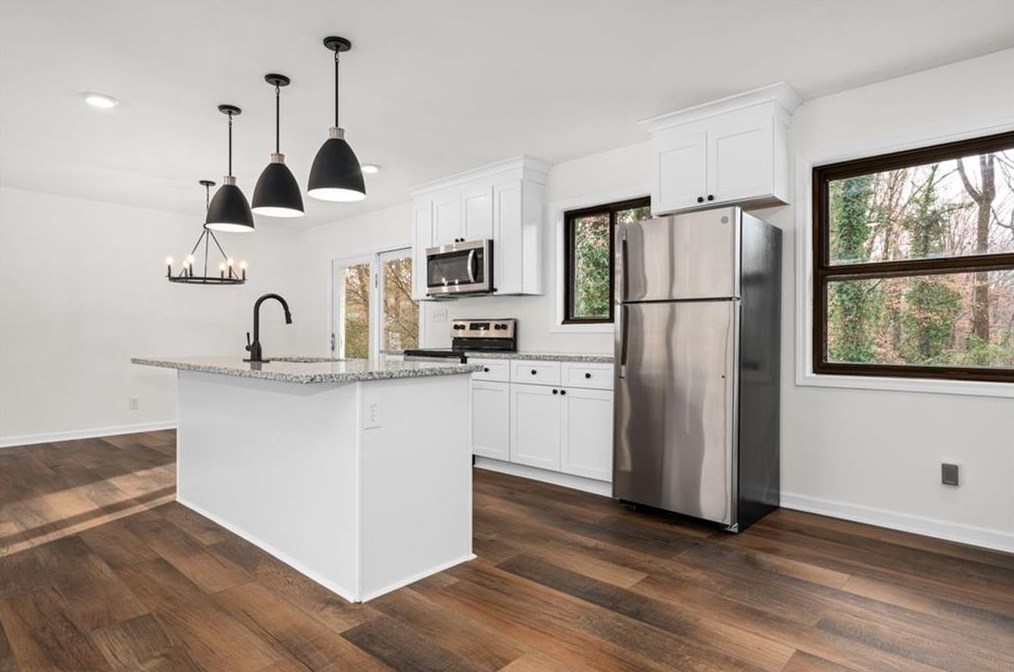 2437 Glendale Dr, Decatur GA  30032-5818 exterior