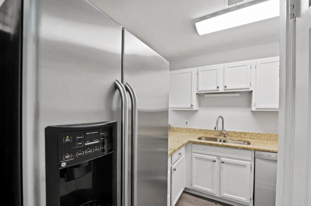 741 Oak Dr, Atlanta GA  30354-1062 exterior