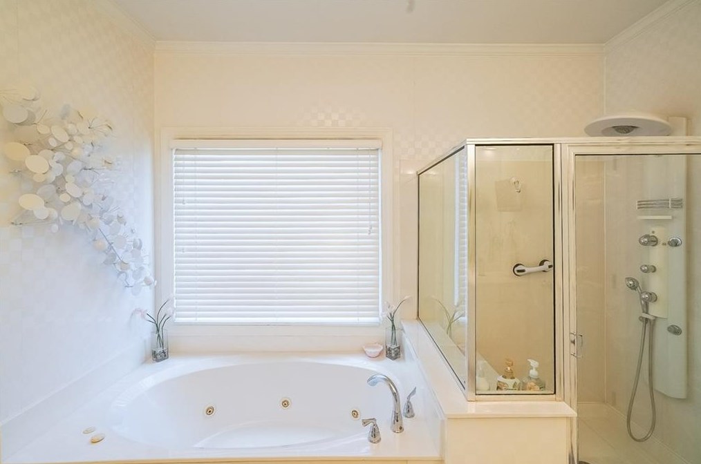 245 Bentwater Dr, Acworth GA  30101-8565 exterior