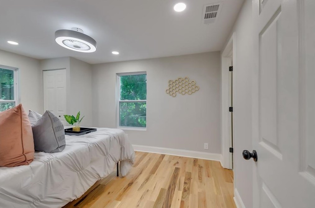 411 Pomona Cir, Atlanta GA  30315-7229 exterior