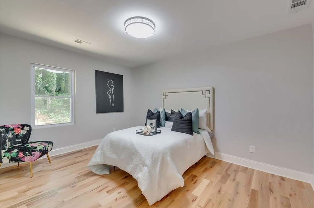 411 Pomona Cir, Atlanta GA  30315-7229 exterior