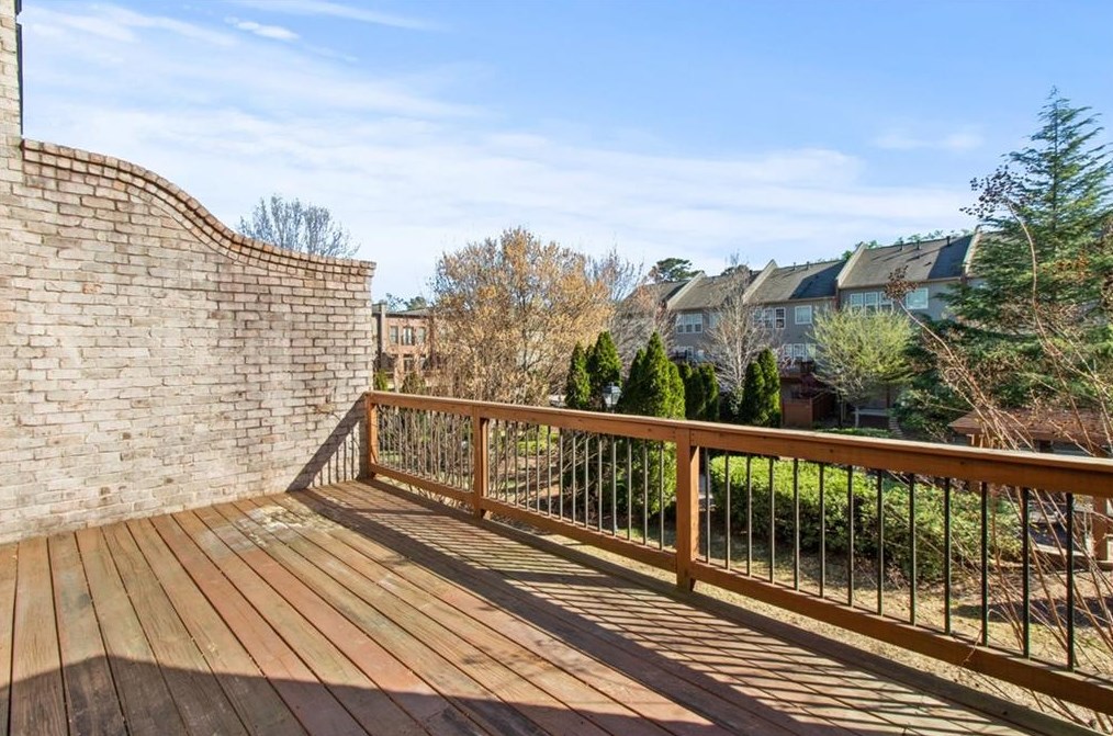 11 Arbor Way Dr, Decatur GA  30030-1300 exterior