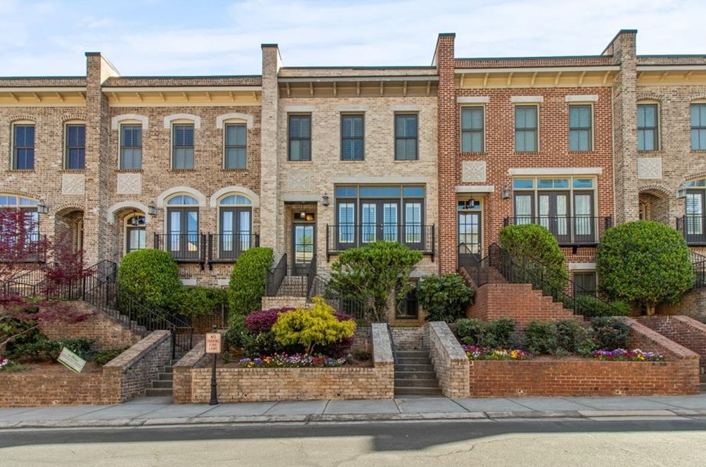 11 Arbor Way Dr, Decatur GA  30030-1300 exterior