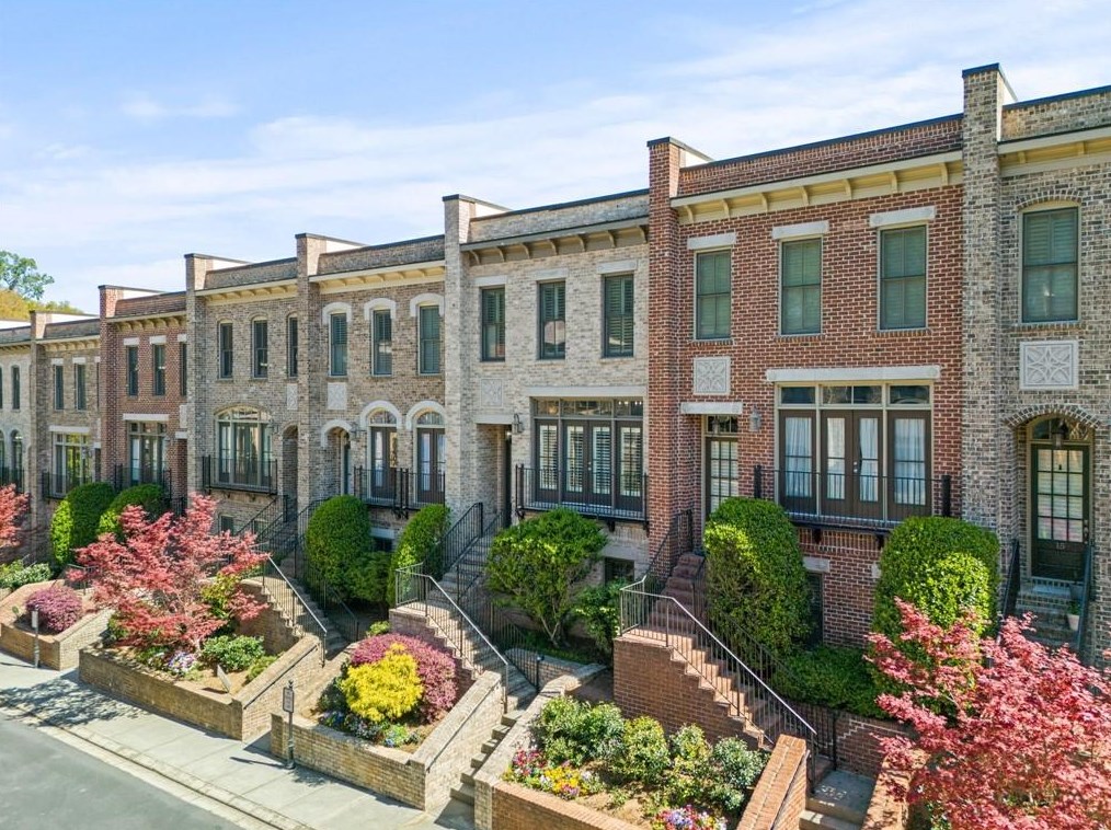 11 Arbor Way Dr, Decatur GA  30030-1300 exterior