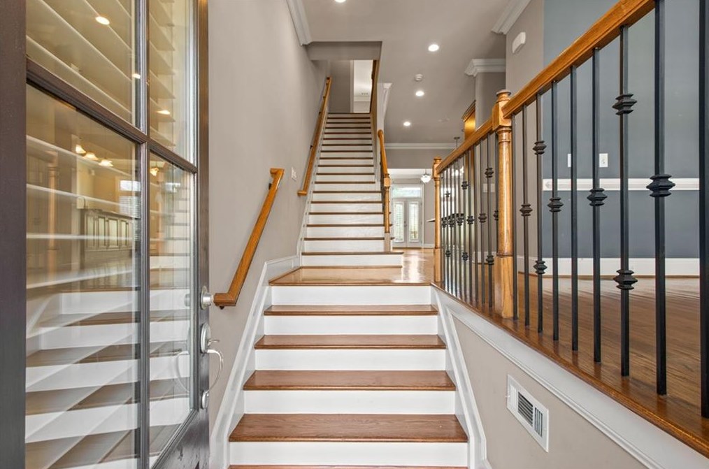 11 Arbor Way Dr, Decatur GA  30030-1300 exterior