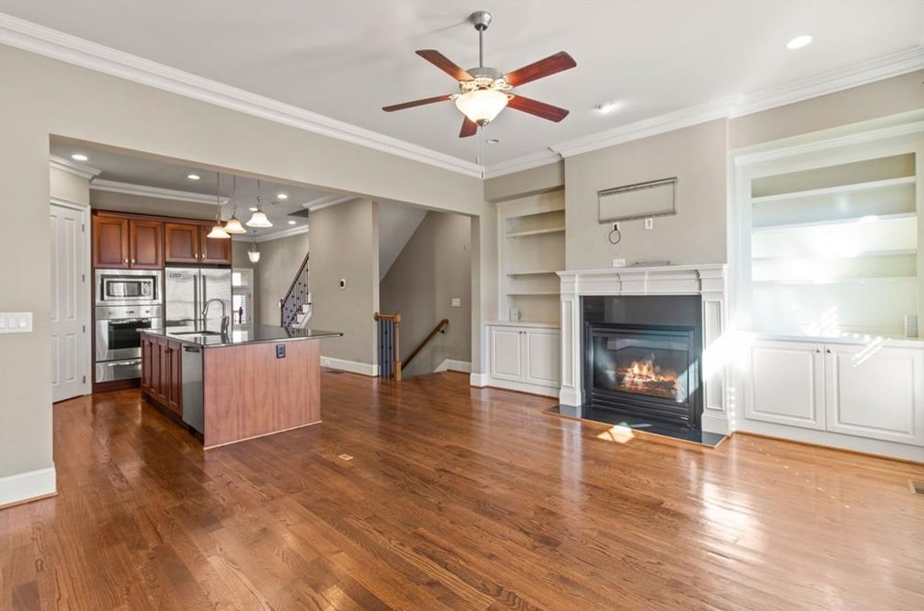 11 Arbor Way Dr, Decatur GA  30030-1300 exterior