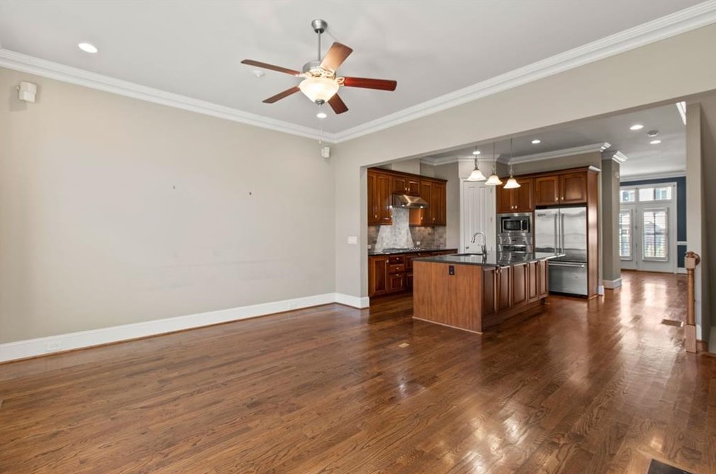 11 Arbor Way Dr, Decatur GA  30030-1300 exterior