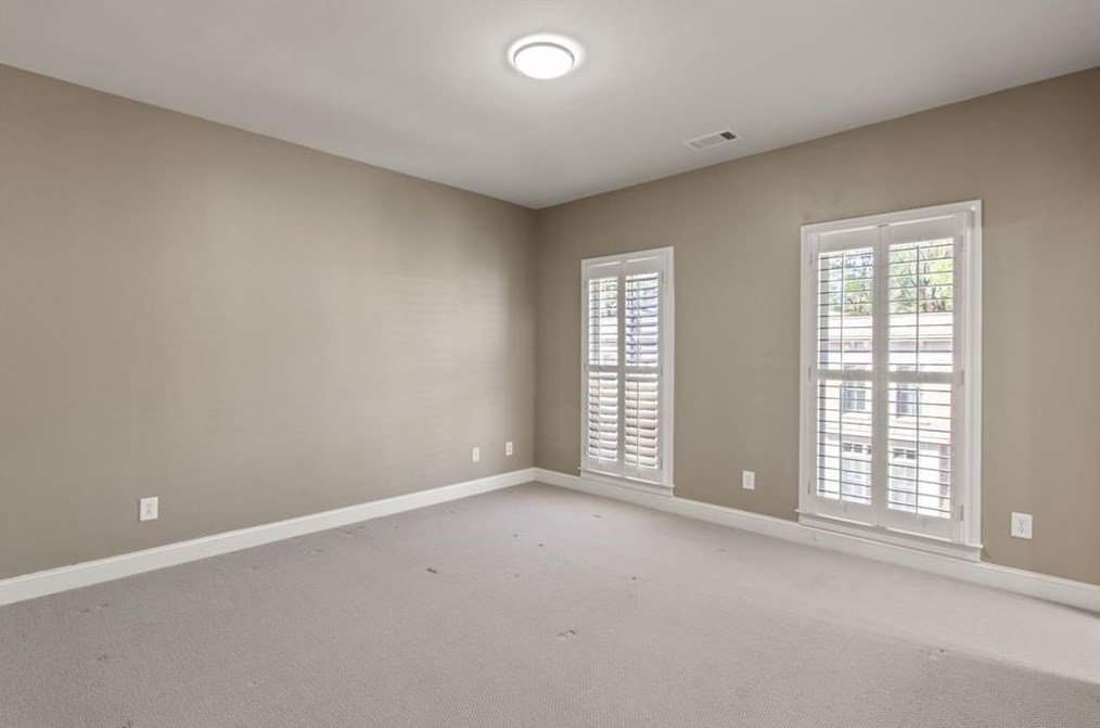 11 Arbor Way Dr, Decatur GA  30030-1300 exterior