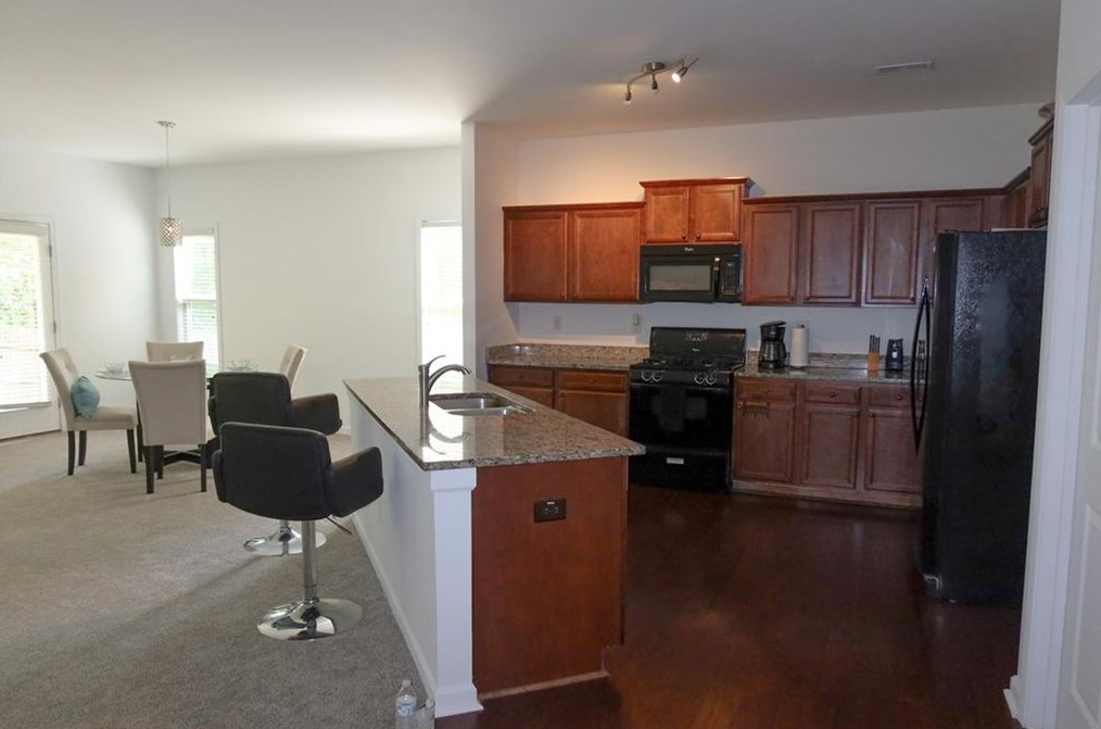 4205 Pearhaven Ln, Gainesville GA 30504-8306 exterior