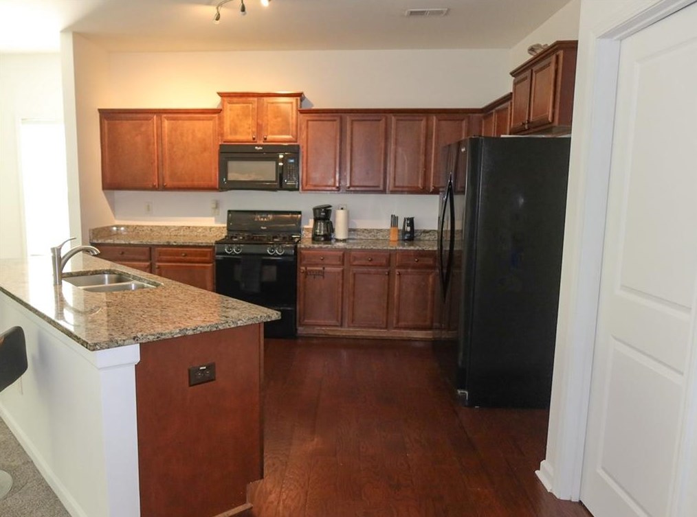 4205 Pearhaven Ln, Gainesville GA 30504-8306 exterior