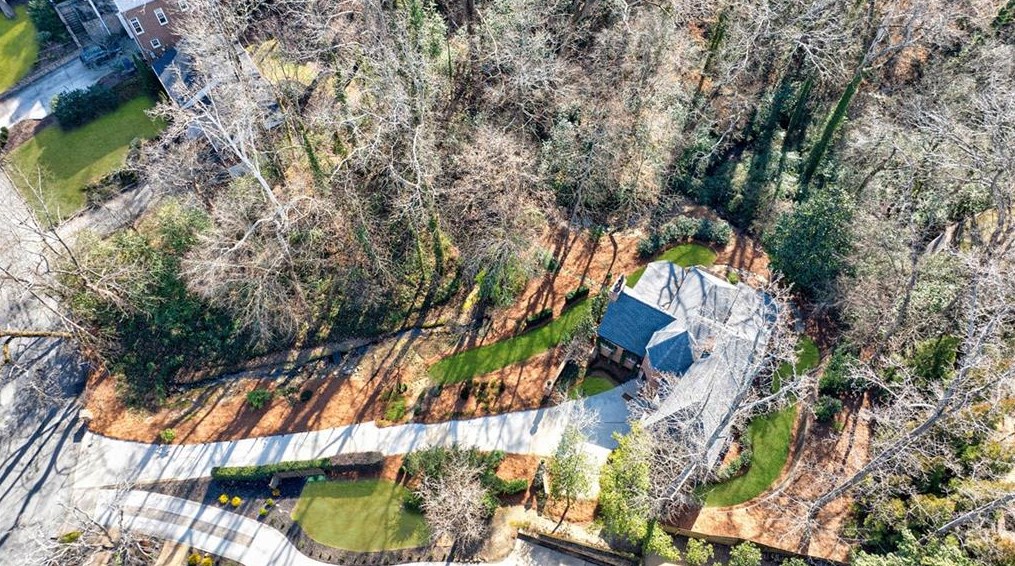 1858 Windemere Dr, Atlanta GA  30324-4918 exterior