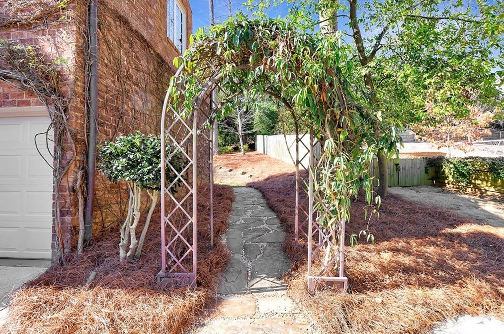 1858 Windemere Dr, Atlanta GA  30324-4918 exterior